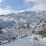 Alpinea شقة